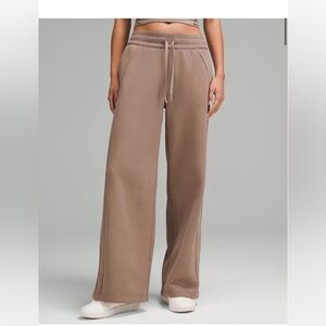 NWT Lululemon Scuba Mid Rise Wide leg pant 31 inseam Taupetastic